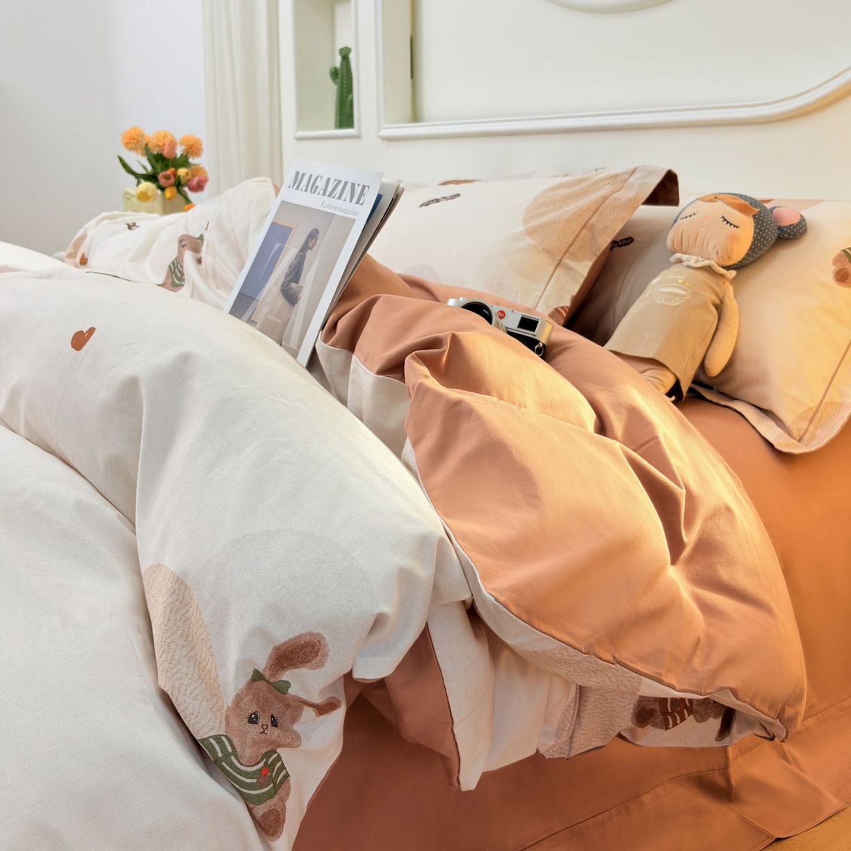 91家纺网 家纺一手货源 找家纺 未来家居 2025新款焕新南疆秋冬全棉加厚磨毛纯色印花四件套 彼得兔-米