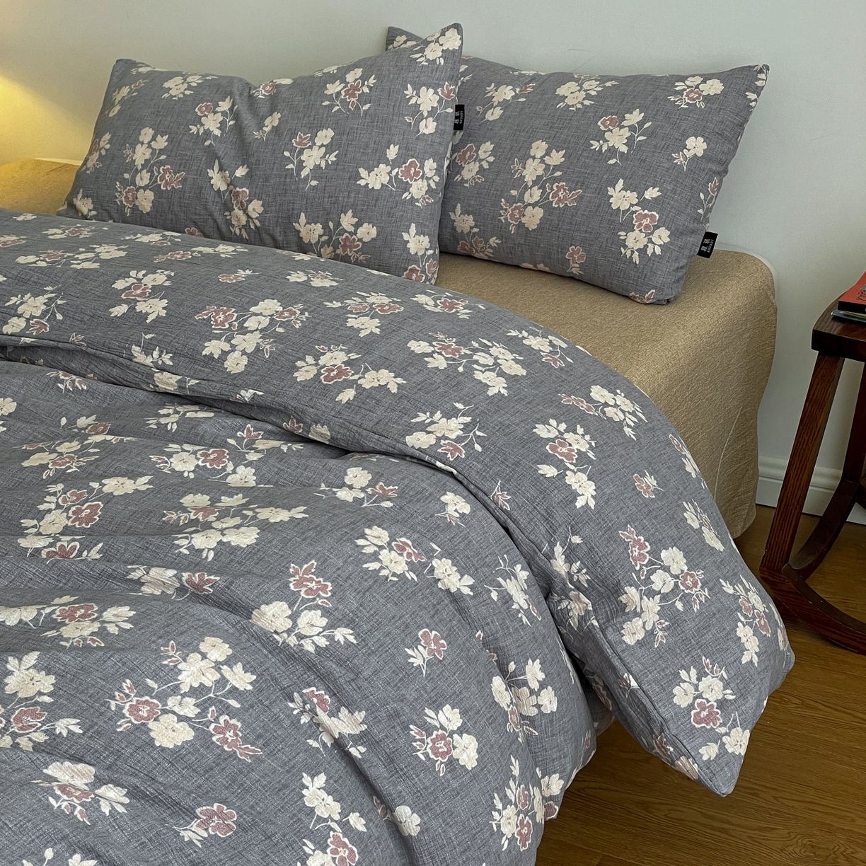 91家纺网 家纺一手货源 找家纺 梦纤绒 2025秋冬新款A类高克重亚麻复古诧季风原麻系列四件套 夕颜