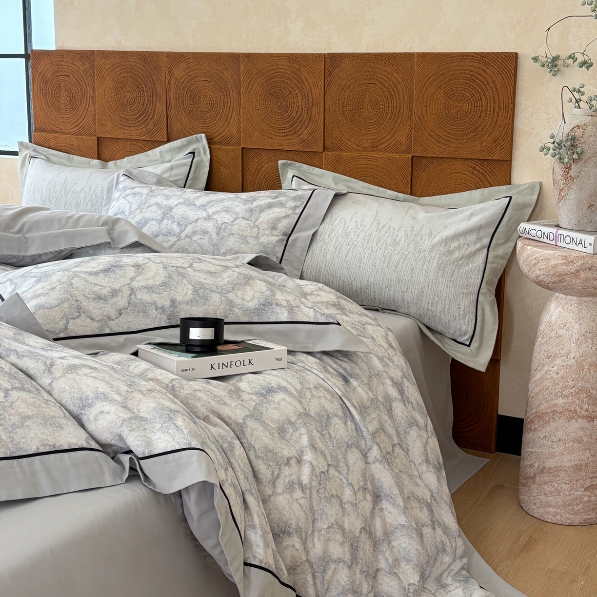 91家纺网 家纺一手货源 找家纺 嘉汀兰2025新款全棉臻品磨毛轻奢时尚秋冬加厚四件套-拼角款 雾林-浅灰