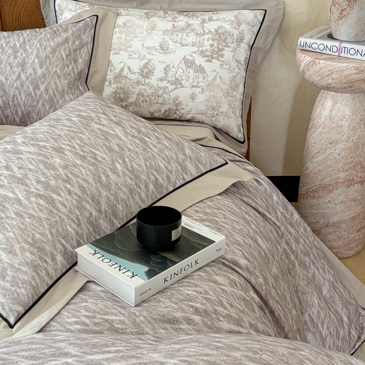 91家纺网 家纺一手货源 找家纺 嘉汀兰2025新款全棉臻品磨毛轻奢时尚秋冬加厚四件套-拼角款 星辰