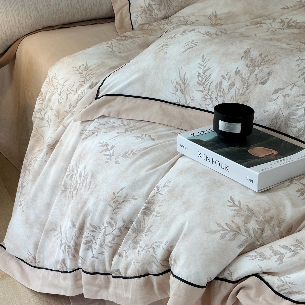 91家纺网 家纺一手货源 找家纺 嘉汀兰2025新款全棉臻品磨毛轻奢时尚秋冬加厚四件套-拼角款 杏花微雨