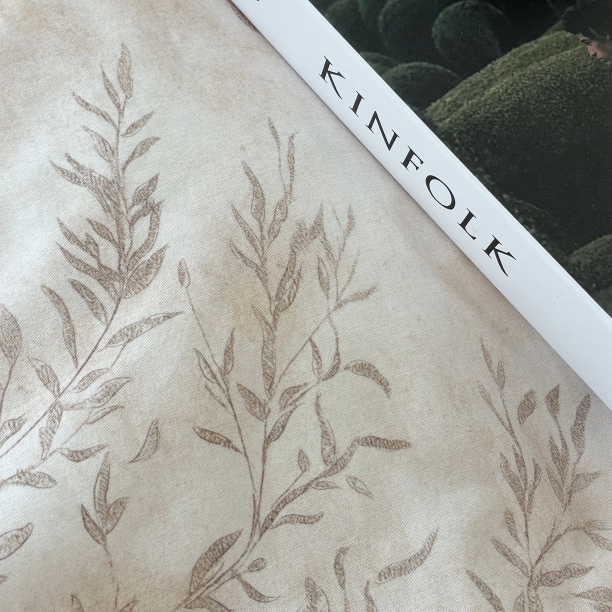 91家纺网 家纺一手货源 找家纺 嘉汀兰2025新款全棉臻品磨毛轻奢时尚秋冬加厚四件套-拼角款 杏花微雨