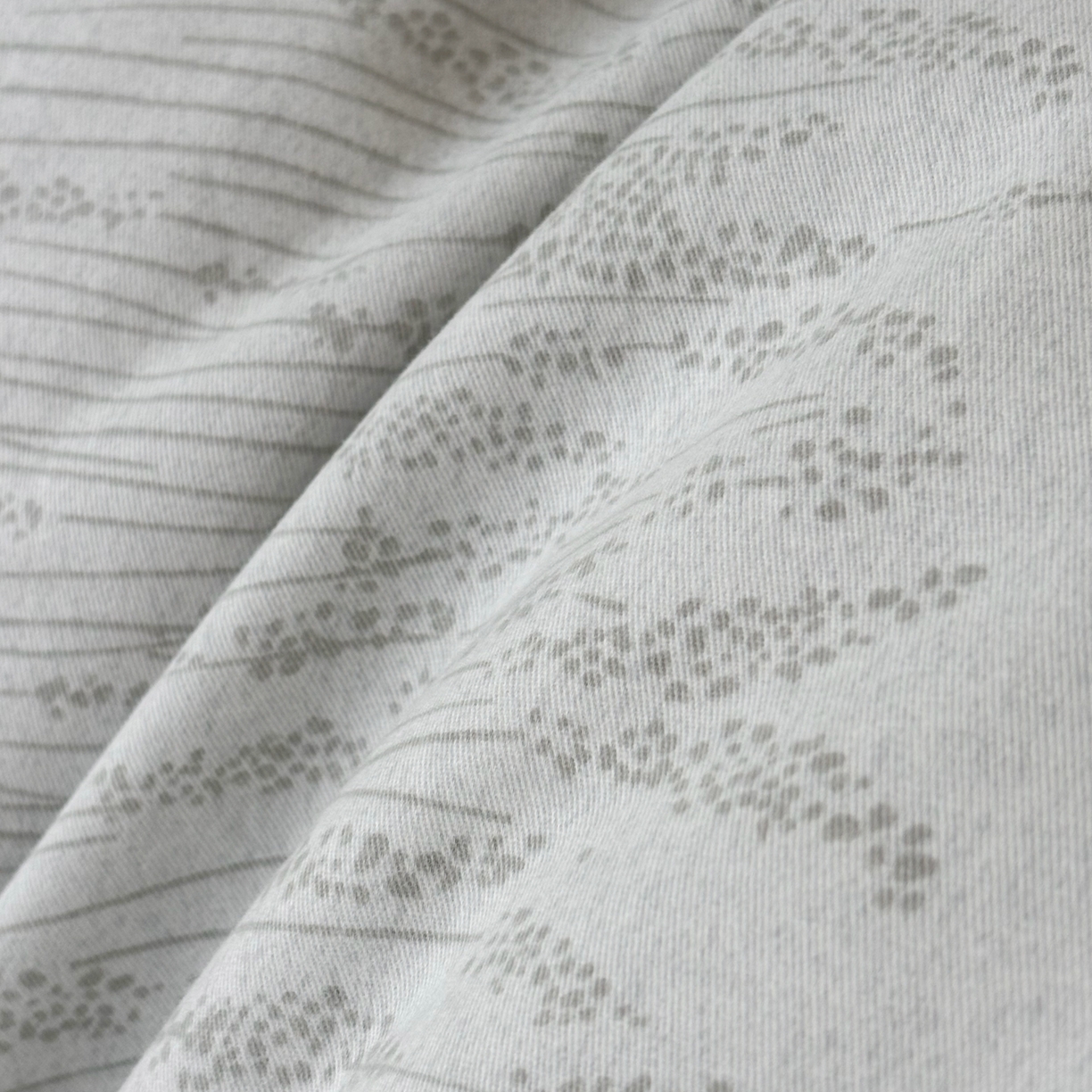 91家纺网 家纺一手货源 找家纺 嘉汀兰2025新款全棉臻品磨毛轻奢时尚秋冬加厚四件套-拼角款 长相依-草绿