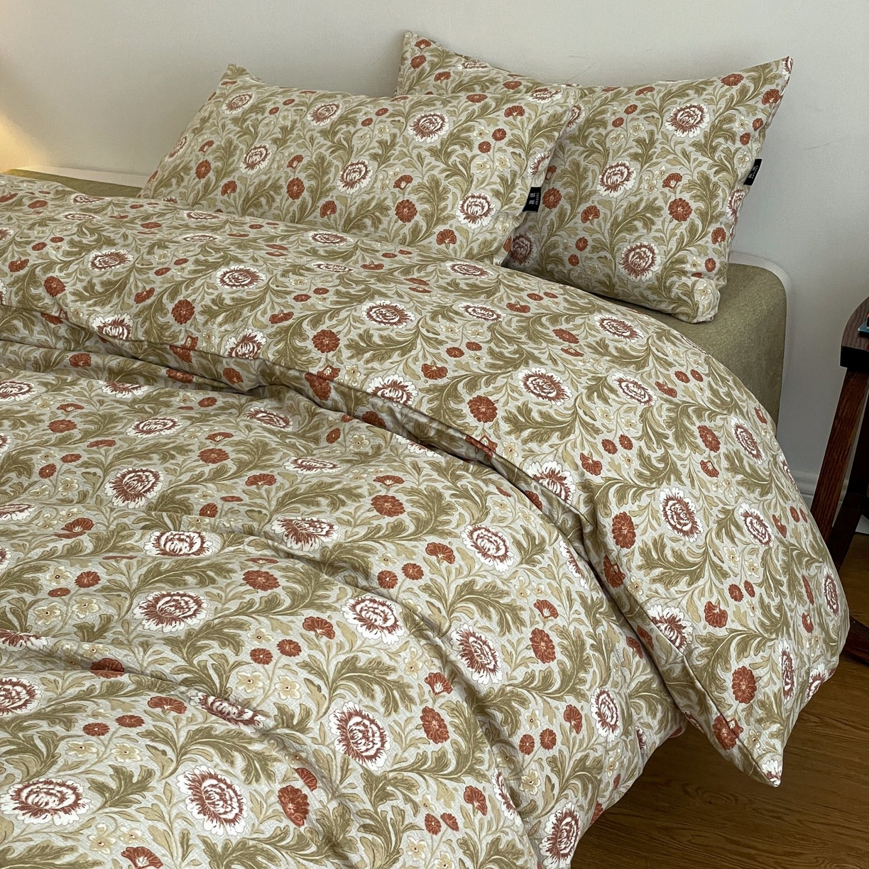 91家纺网 家纺一手货源 找家纺 梦纤绒 2025秋冬新款A类高克重亚麻复古诧季风原麻系列四件套 夜莺之歌