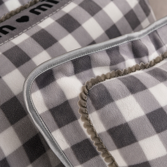 91家纺网 家纺一手货源 找家纺 羽梦2025新款8.5斤牛奶法莱绒金貂法兰绒四件套直播爆款蝴蝶恋-灰