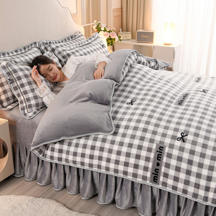 91家纺网 家纺一手货源 找家纺 羽梦2025新款8.5斤牛奶法莱绒金貂法兰绒四件套直播爆款蝴蝶恋-灰