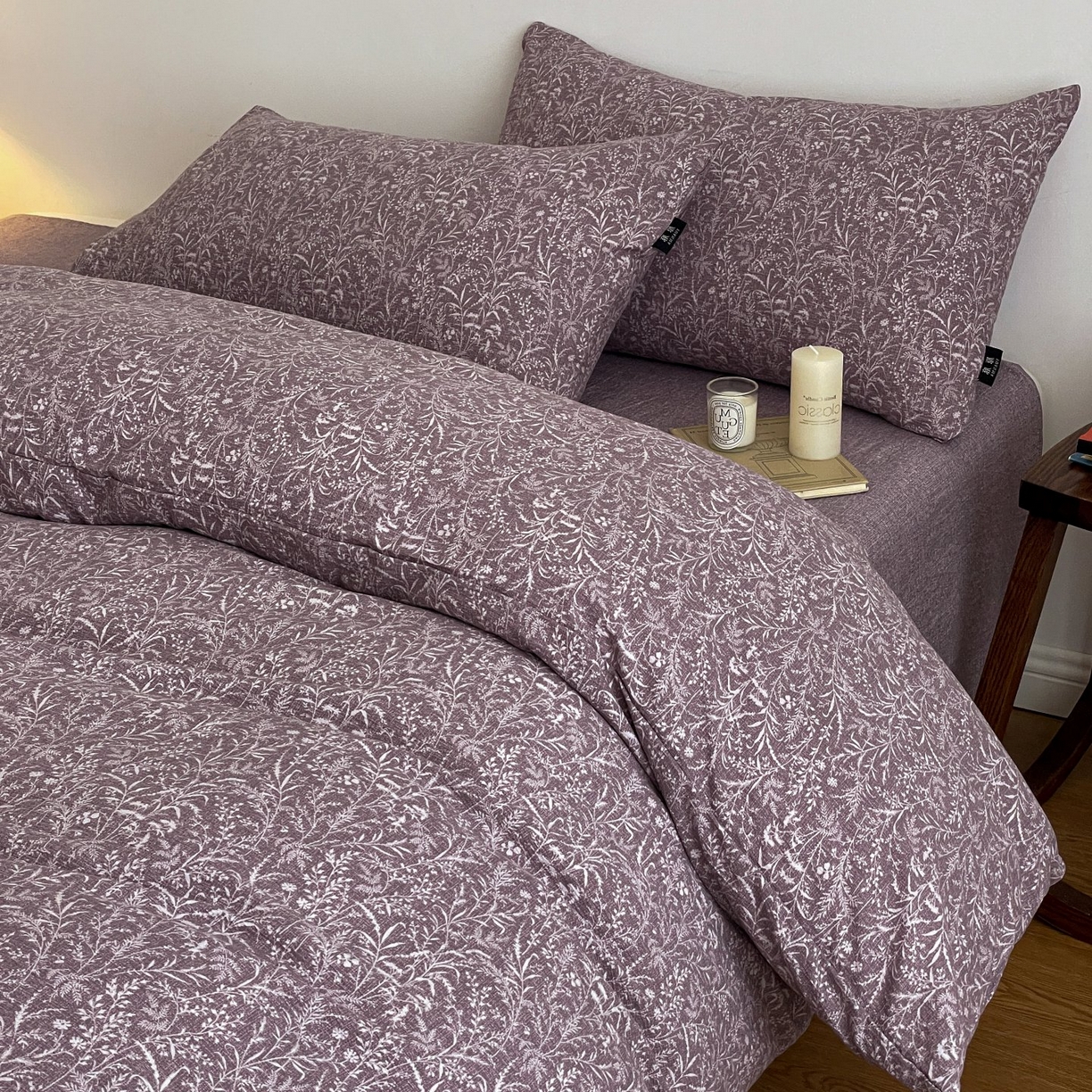 91家纺网 家纺一手货源 找家纺 梦纤绒 2025秋冬新款A类高克重亚麻复古诧季风原麻系列四件套 鸢尾紫