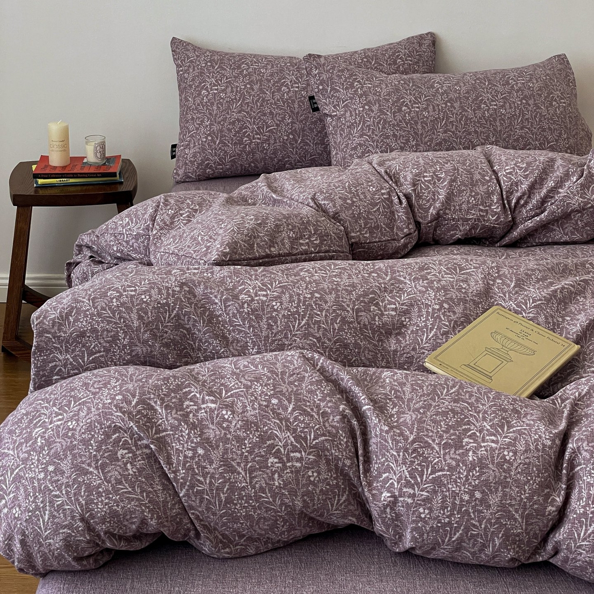 91家纺网 家纺一手货源 找家纺 梦纤绒 2025秋冬新款A类高克重亚麻复古诧季风原麻系列四件套 鸢尾紫