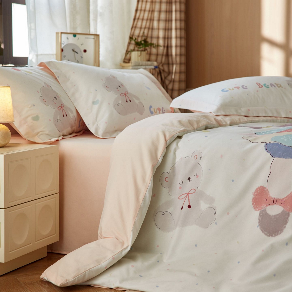 91家纺网 家纺一手货源 找家纺 未来家居 2025新款焕新南疆秋冬全棉加厚磨毛纯色印花四件套 可爱哆米