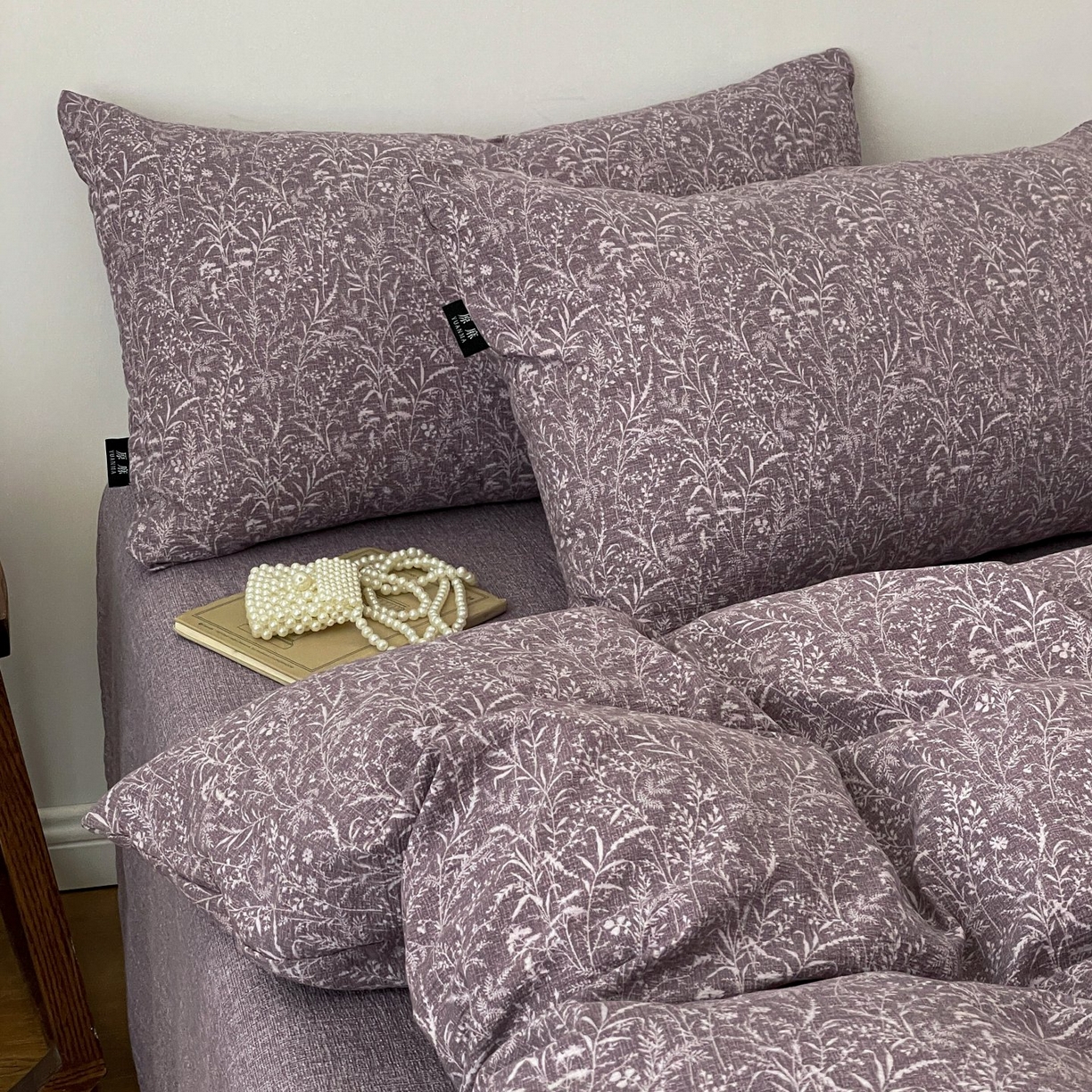 91家纺网 家纺一手货源 找家纺 梦纤绒 2025秋冬新款A类高克重亚麻复古诧季风原麻系列四件套 鸢尾紫