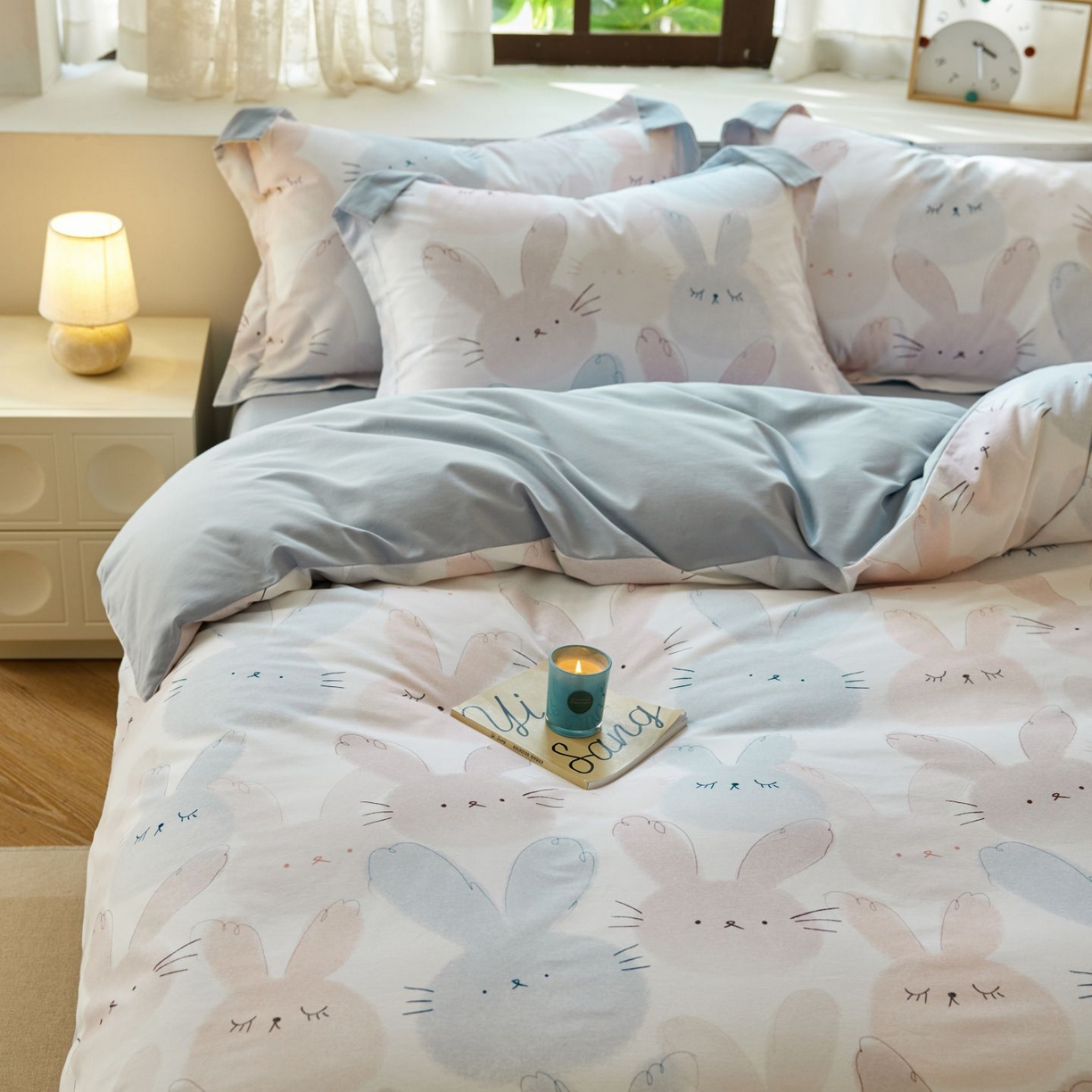 91家纺网 家纺一手货源 找家纺 未来家居 2025新款焕新南疆秋冬全棉加厚磨毛纯色印花四件套 萌萌兔粉