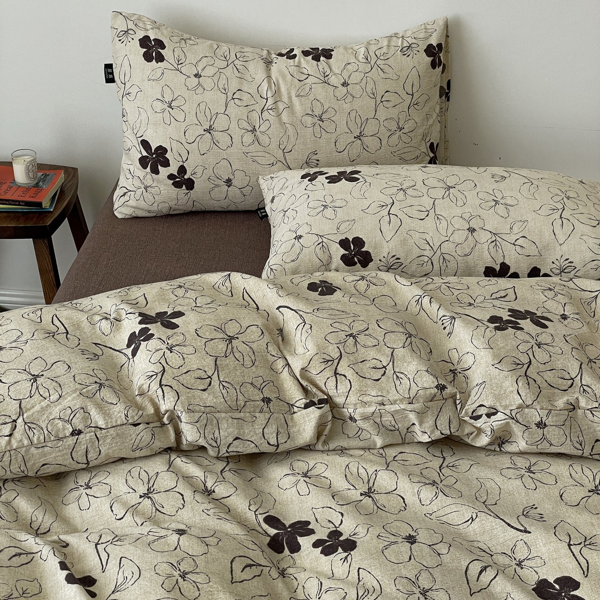 91家纺网 家纺一手货源 找家纺 梦纤绒 2025秋冬新款A类高克重亚麻复古诧季风原麻系列四件套 约定咖