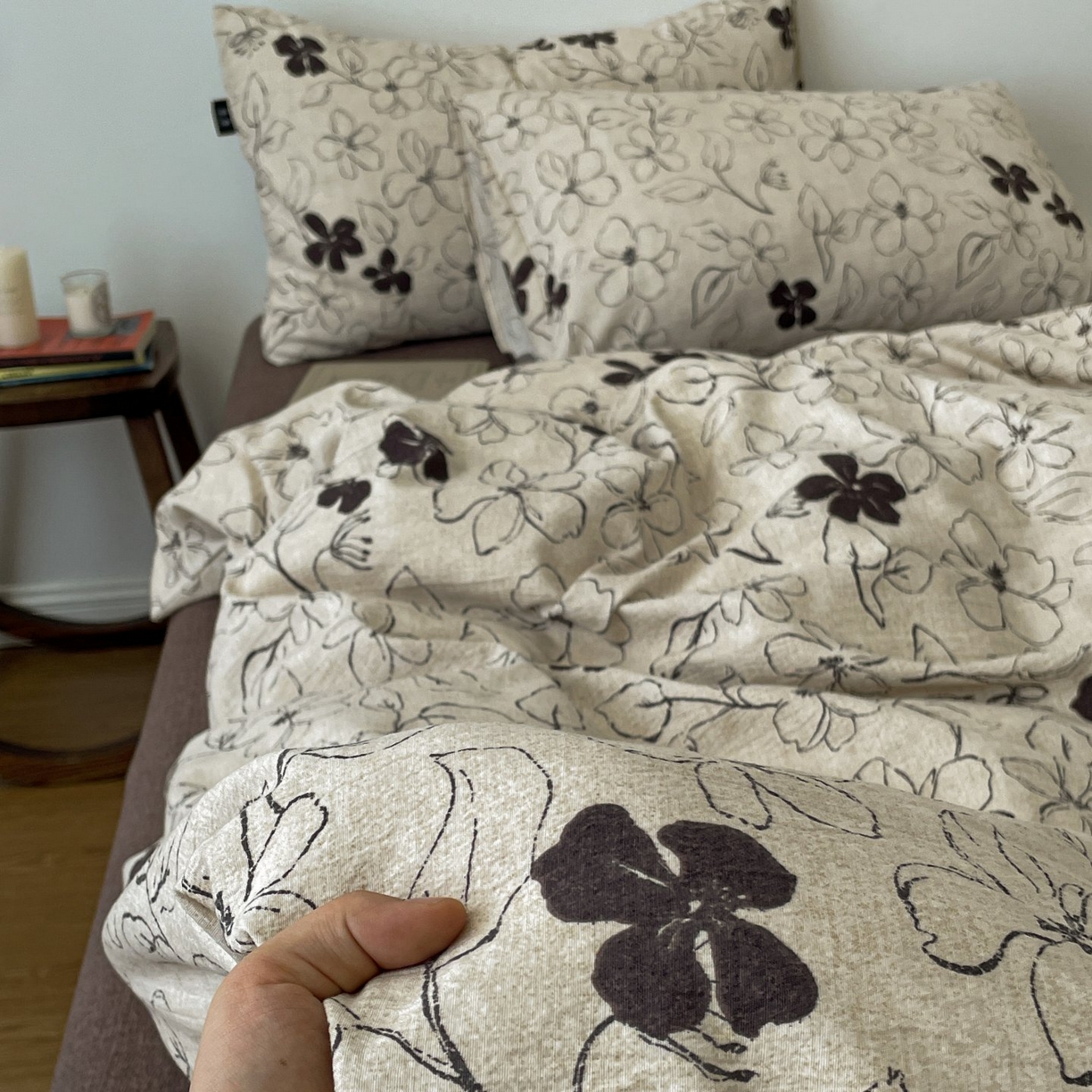 91家纺网 家纺一手货源 找家纺 梦纤绒 2025秋冬新款A类高克重亚麻复古诧季风原麻系列四件套 约定咖