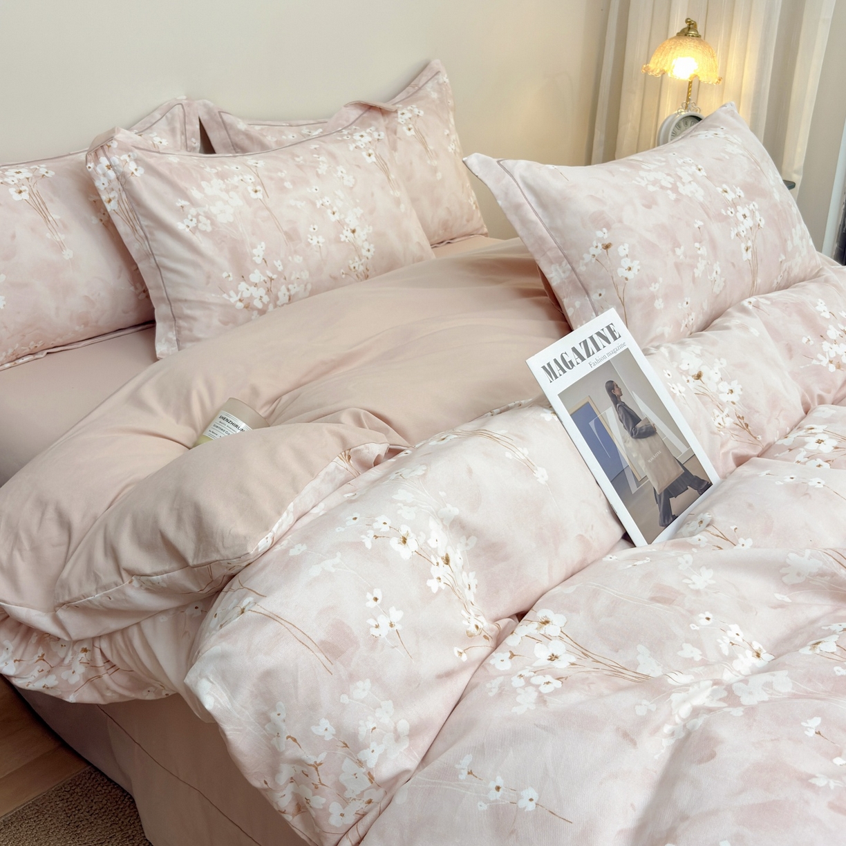 91家纺网 家纺一手货源 找家纺 未来家居 2025新款焕新南疆秋冬全棉加厚磨毛纯色印花四件套 粉黛轻妆-粉