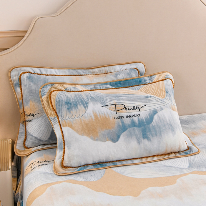 91家纺网 家纺一手货源 找家纺 羽梦2025新款8.5斤牛奶法莱绒金貂法兰绒四件套直播爆款幻镜