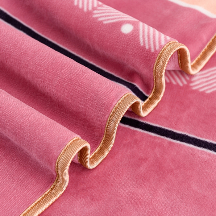 91家纺网 家纺一手货源 找家纺 羽梦2025新款8.5斤牛奶法莱绒金貂法兰绒四件套直播爆款梦羽-粉