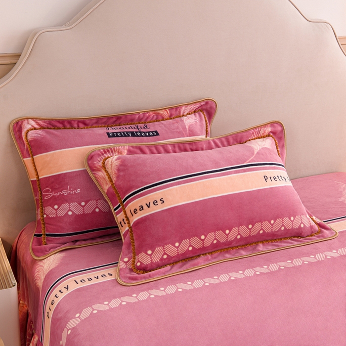 91家纺网 家纺一手货源 找家纺 羽梦2025新款8.5斤牛奶法莱绒金貂法兰绒四件套直播爆款梦羽-粉