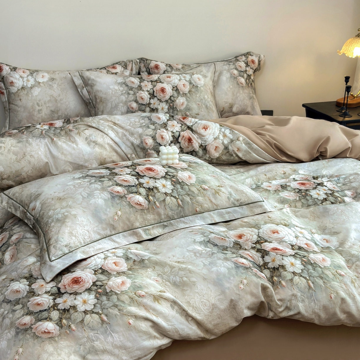 91家纺网 家纺一手货源 找家纺 未来家居 2025新款焕新南疆秋冬全棉加厚磨毛纯色印花四件套 满堂香-米