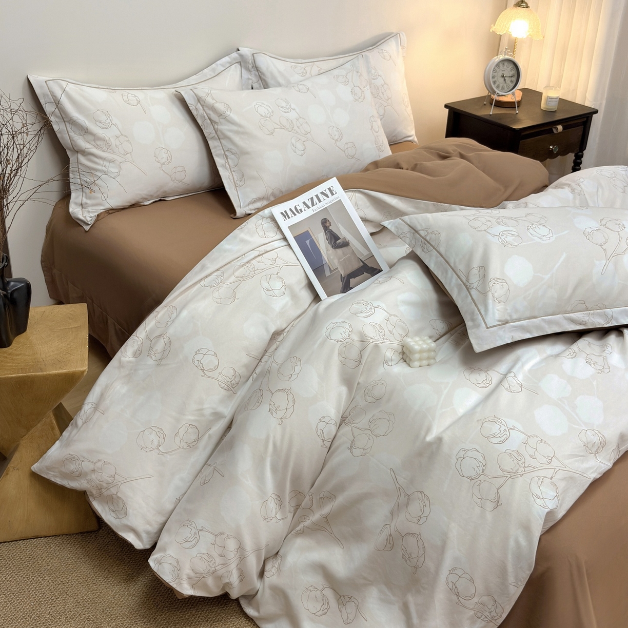 91家纺网 家纺一手货源 找家纺 未来家居 2025新款焕新南疆秋冬全棉加厚磨毛纯色印花四件套 情意绵绵-咖