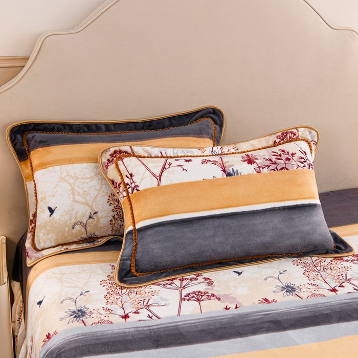 91家纺网 家纺一手货源 找家纺 羽梦2025新款8.5斤牛奶法莱绒金貂法兰绒四件套直播爆款雁南归