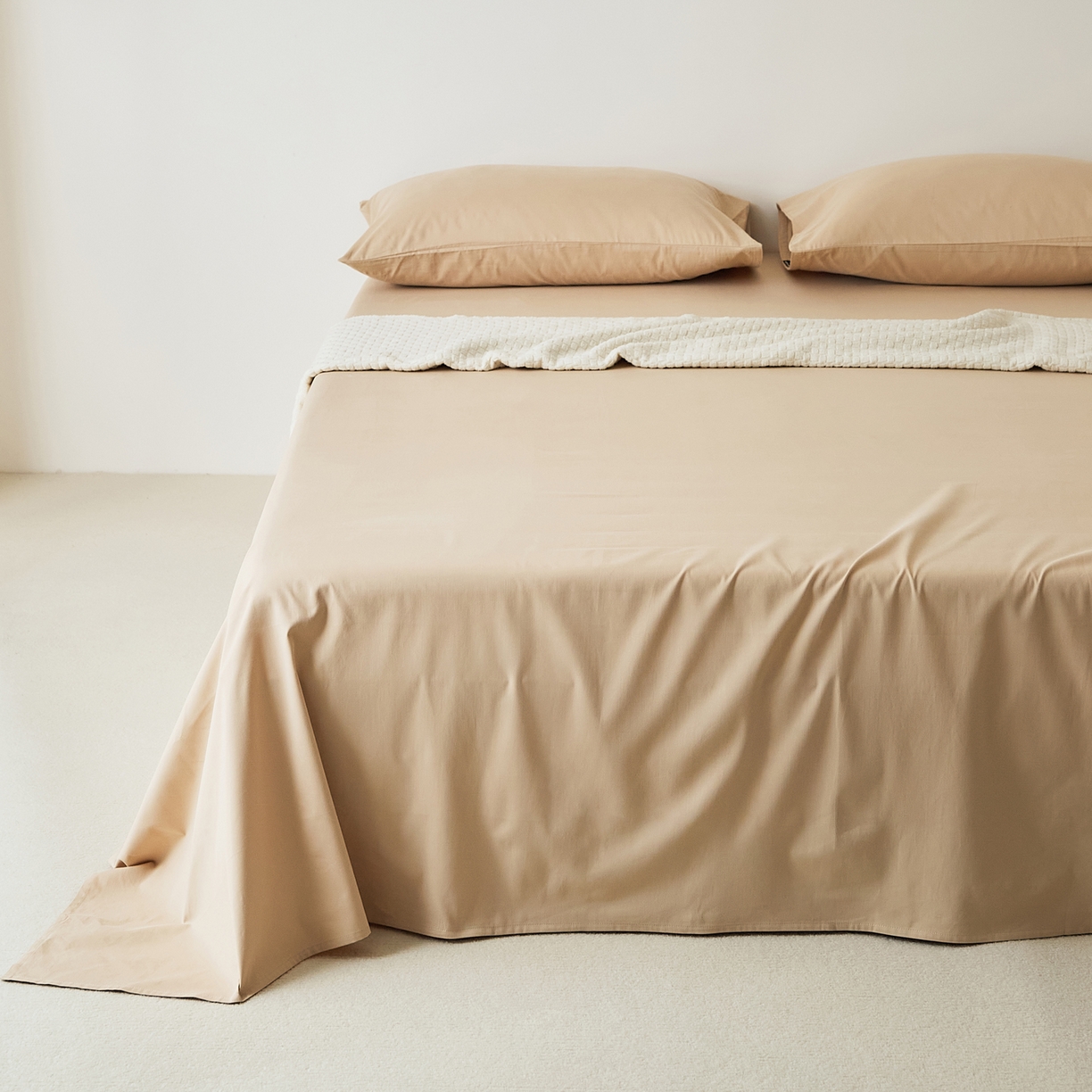 91家纺网 家纺一手货源 找家纺 EH家居 2025新款全棉磨毛纯色单床单-云栖系列 布丁咖