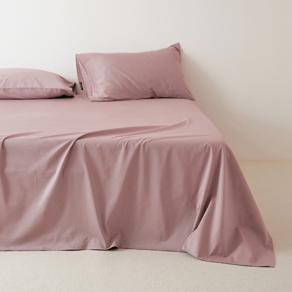 91家纺网 家纺一手货源 找家纺 EH家居 2025新款全棉磨毛纯色单床单-云栖系列 粉紫色