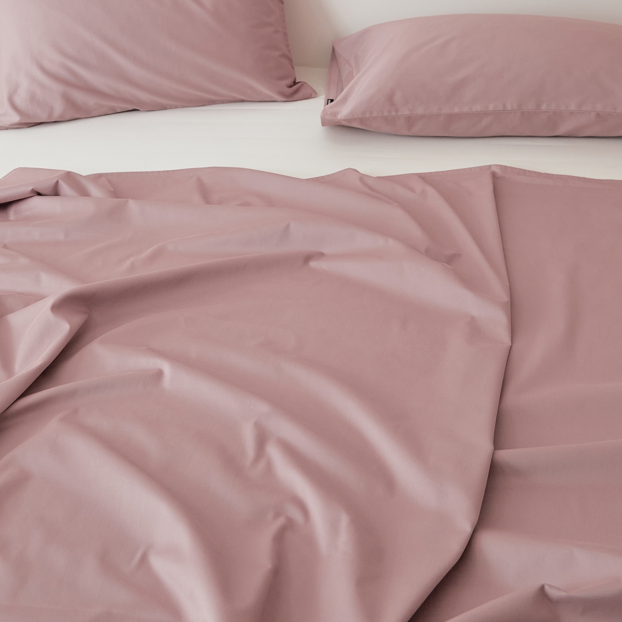 91家纺网 家纺一手货源 找家纺 EH家居 2025新款全棉磨毛纯色单床单-云栖系列 粉紫色