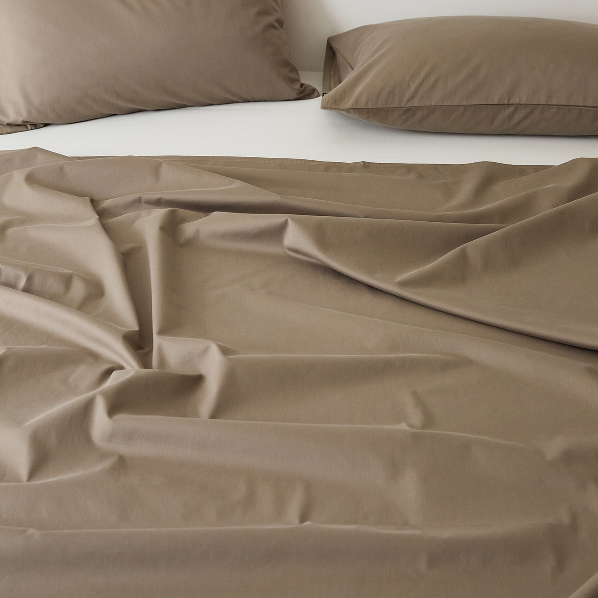 91家纺网 家纺一手货源 找家纺 EH家居 2025新款全棉磨毛纯色单床单-云栖系列 高级咖