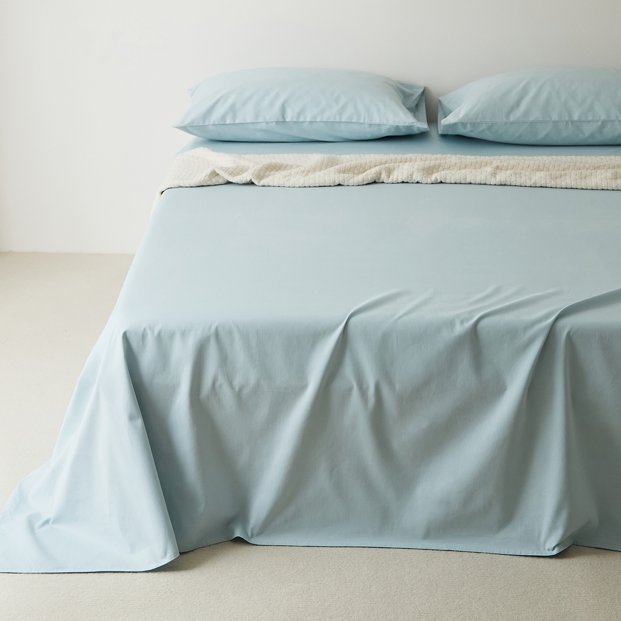 91家纺网 家纺一手货源 找家纺 EH家居 2025新款全棉磨毛纯色单床单-云栖系列 海蓝