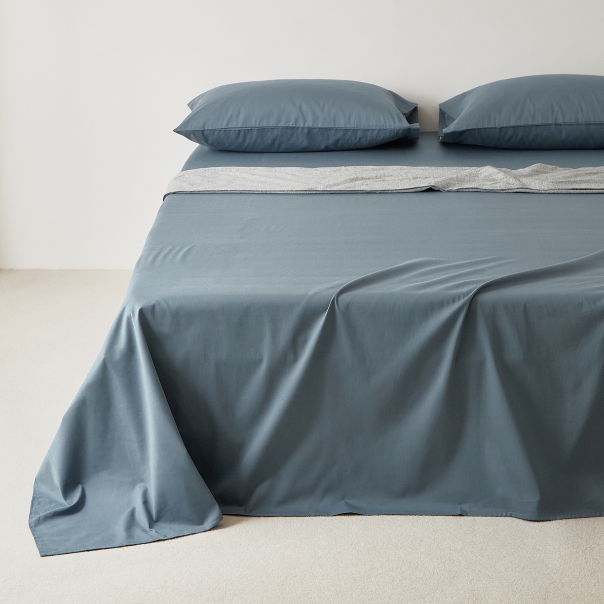 91家纺网 家纺一手货源 找家纺 EH家居 2025新款全棉磨毛纯色单床单-云栖系列 南菲蓝