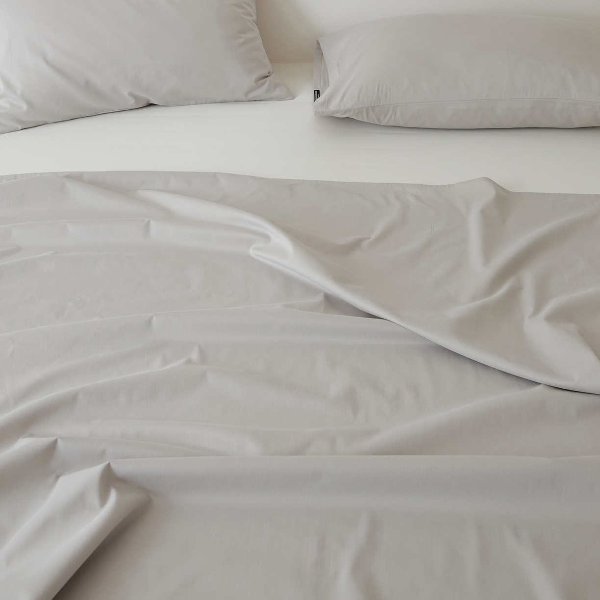 91家纺网 家纺一手货源 找家纺 EH家居 2025新款全棉磨毛纯色单床单-云栖系列 云灰色