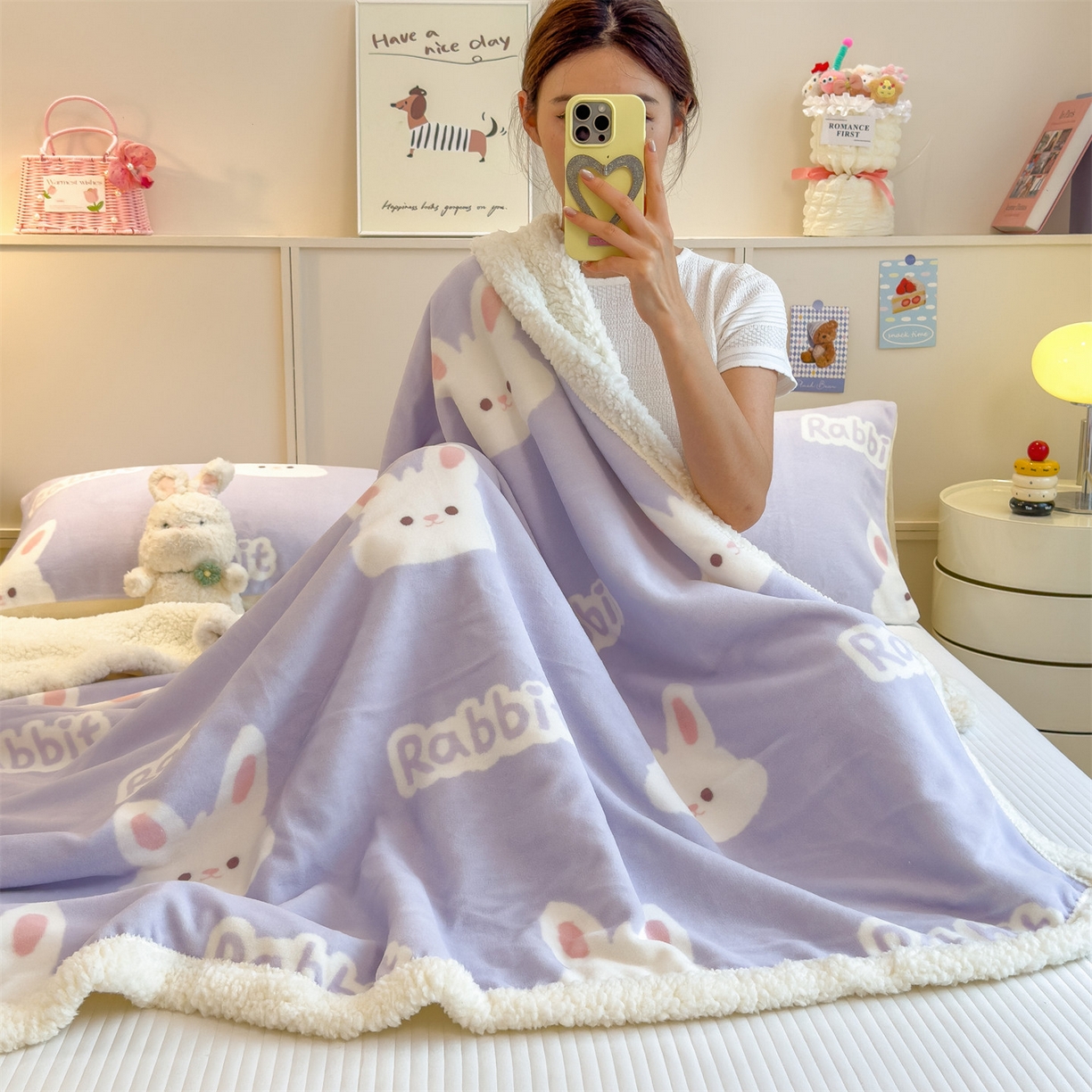 91家纺网 家纺一手货源 找家纺 丝幔家纺 2025新款A类卡通牛奶绒毛毯多功能毯 大白兔紫
