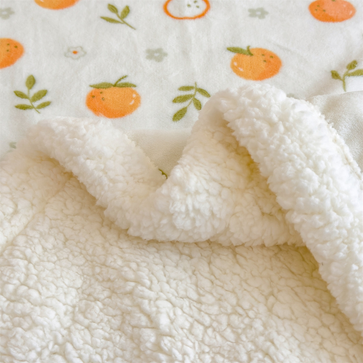 91家纺网 家纺一手货源 找家纺 丝幔家纺 2025新款A类卡通牛奶绒毛毯多功能毯 大橘大利