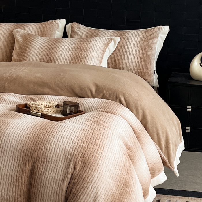 91家纺网 家纺一手货源 找家纺 （总）羽梦家纺 2025秋冬新品260克加厚全消光貂狐绒工艺款超保暖四件套