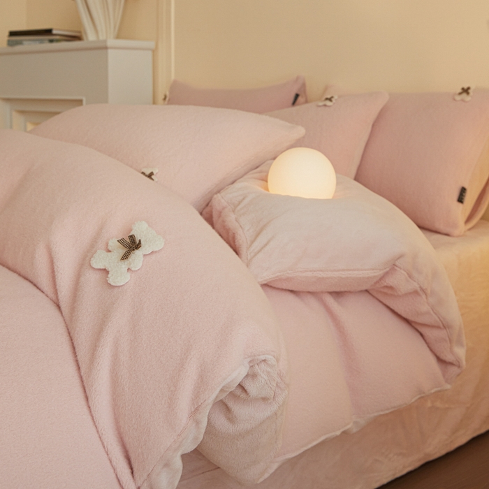 91家纺网 家纺一手货源 找家纺 羽梦家纺 2025新款260克加厚全消光糯米绒阳光绒加厚保暖四件套 糯米绒-粉黛雪