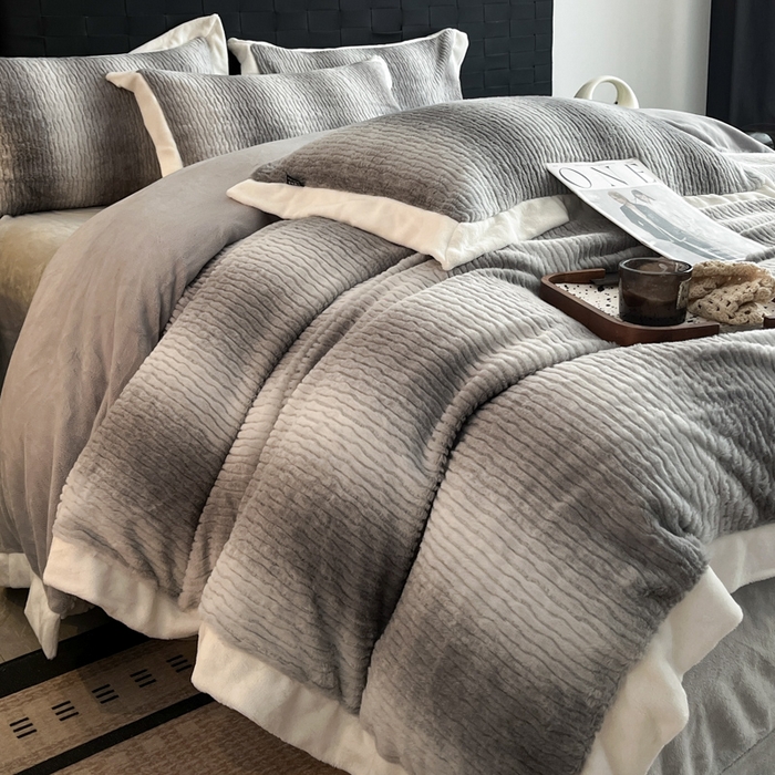 91家纺网 家纺一手货源 找家纺 羽梦家纺 2025秋冬新品260克加厚全消光貂狐绒工艺款超保暖四件套 九尾狐-灰色