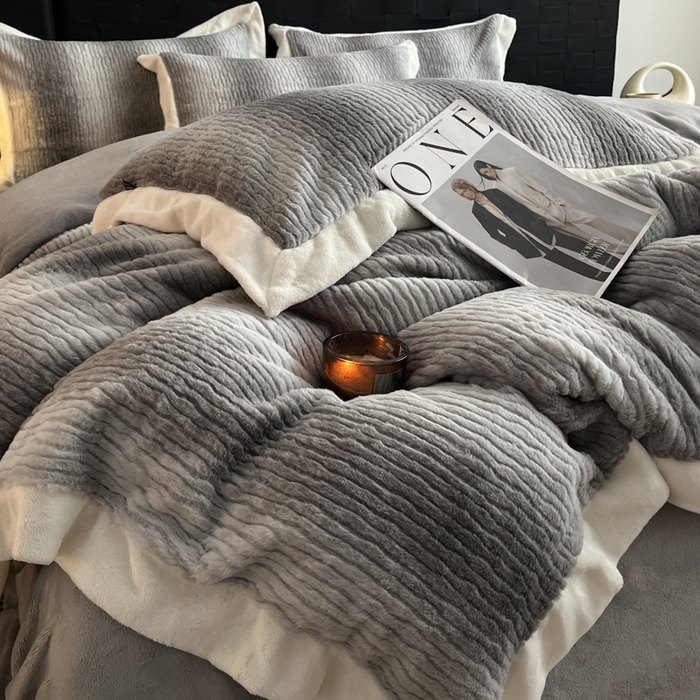 91家纺网 家纺一手货源 找家纺 羽梦家纺 2025秋冬新品260克加厚全消光貂狐绒工艺款超保暖四件套 九尾狐-灰色