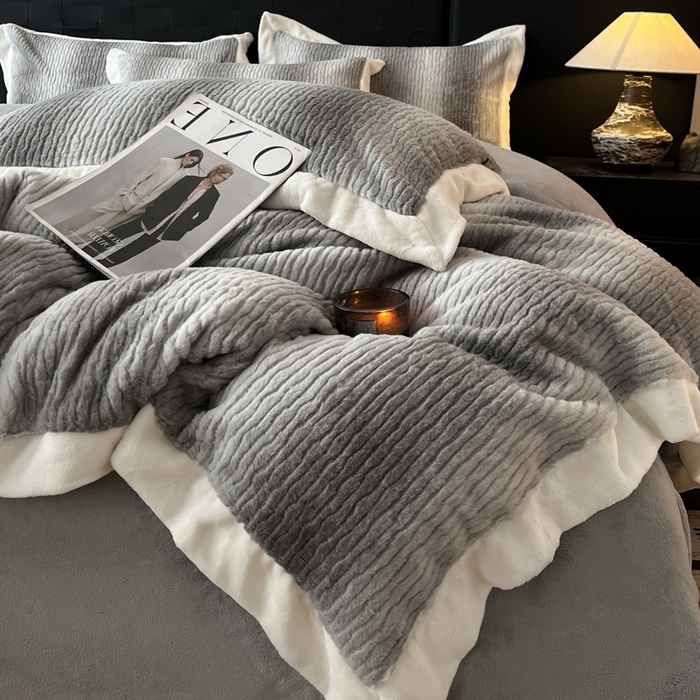 91家纺网 家纺一手货源 找家纺 羽梦家纺 2025秋冬新品260克加厚全消光貂狐绒工艺款超保暖四件套 九尾狐-灰色