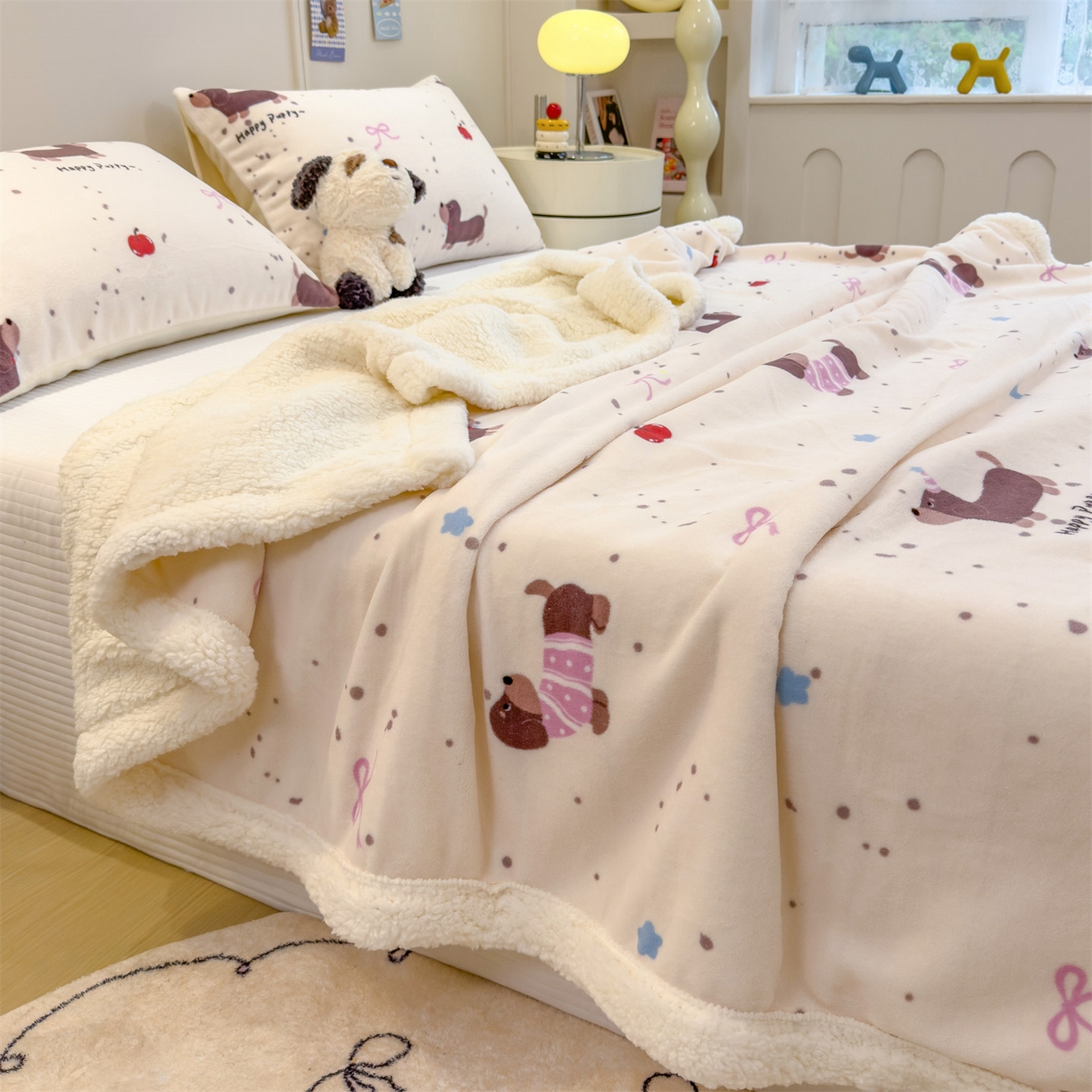 91家纺网 家纺一手货源 找家纺 丝幔家纺 2025新款A类卡通牛奶绒毛毯多功能毯 腊肠狗