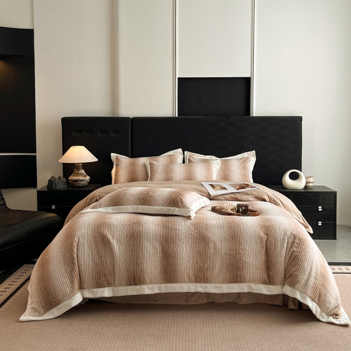 91家纺网 家纺一手货源 找家纺 羽梦家纺 2025秋冬新品260克加厚全消光貂狐绒工艺款超保暖四件套 九尾狐-咖色