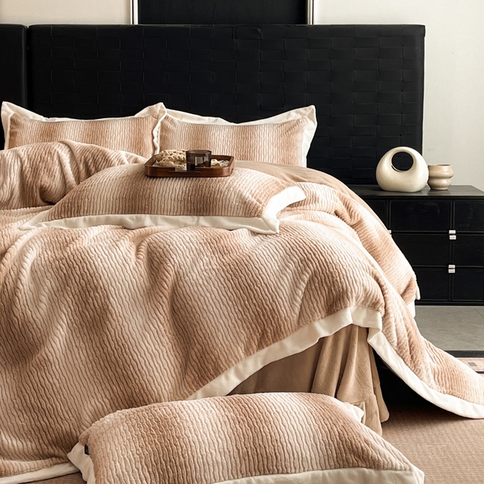 91家纺网 家纺一手货源 找家纺 羽梦家纺 2025秋冬新品260克加厚全消光貂狐绒工艺款超保暖四件套 九尾狐-咖色