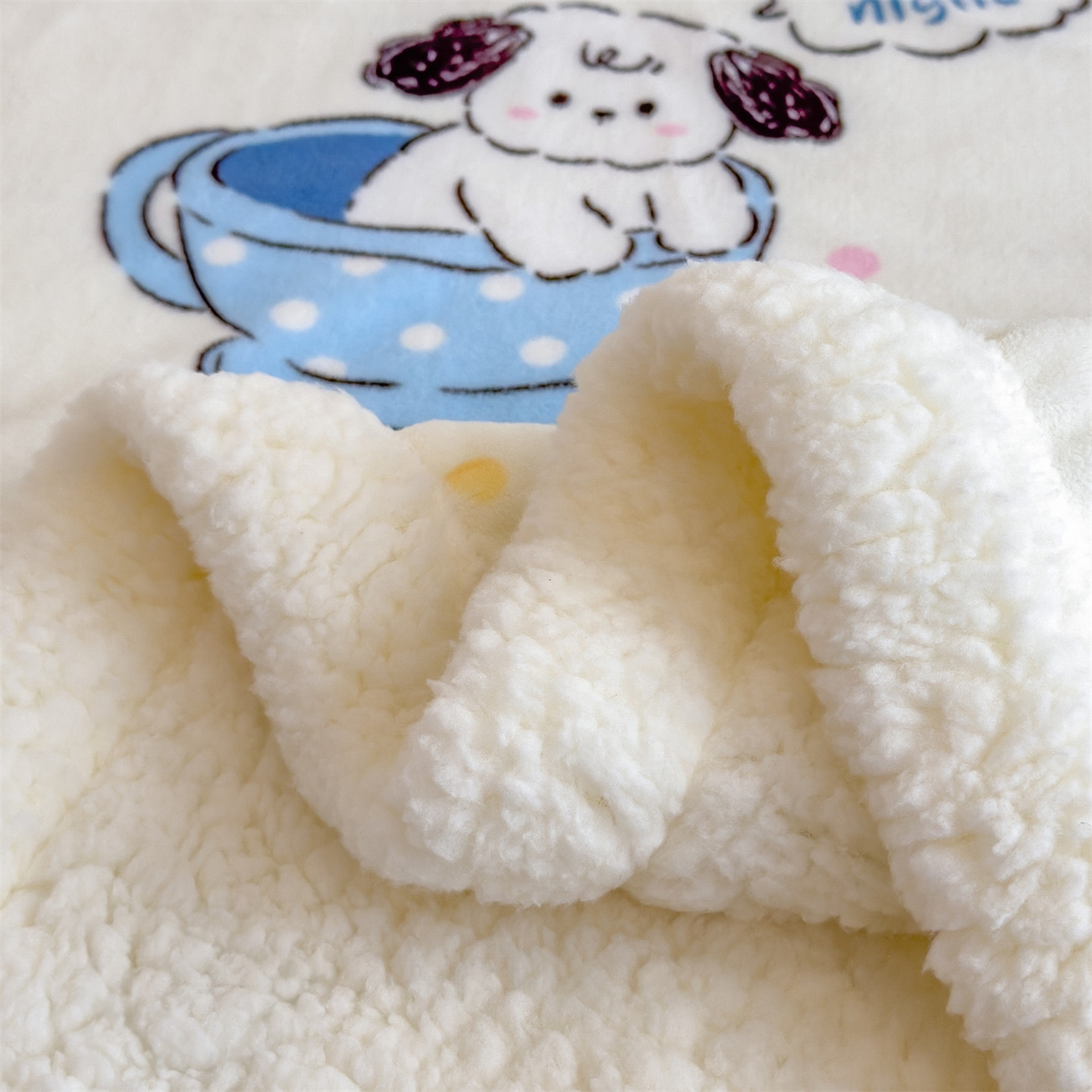 91家纺网 家纺一手货源 找家纺 丝幔家纺 2025新款A类卡通牛奶绒毛毯多功能毯 萌宠小狗