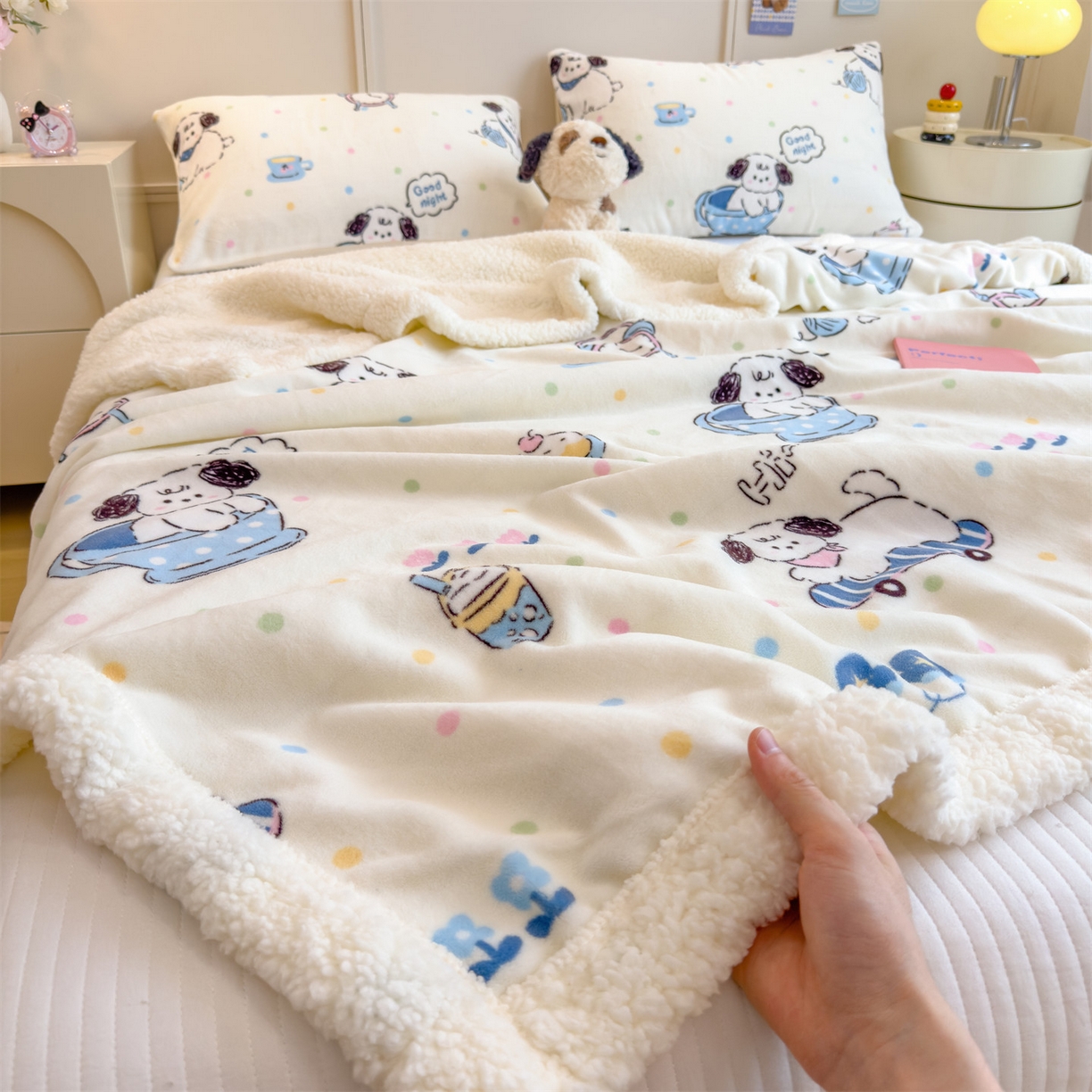 91家纺网 家纺一手货源 找家纺 丝幔家纺 2025新款A类卡通牛奶绒毛毯多功能毯 萌宠小狗