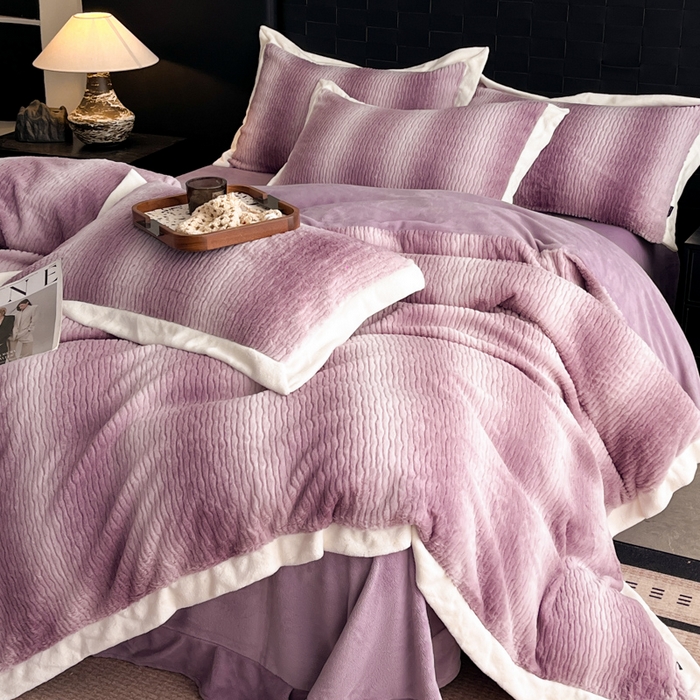 91家纺网 家纺一手货源 找家纺 羽梦家纺 2025秋冬新品260克加厚全消光貂狐绒工艺款超保暖四件套 九尾狐-紫色