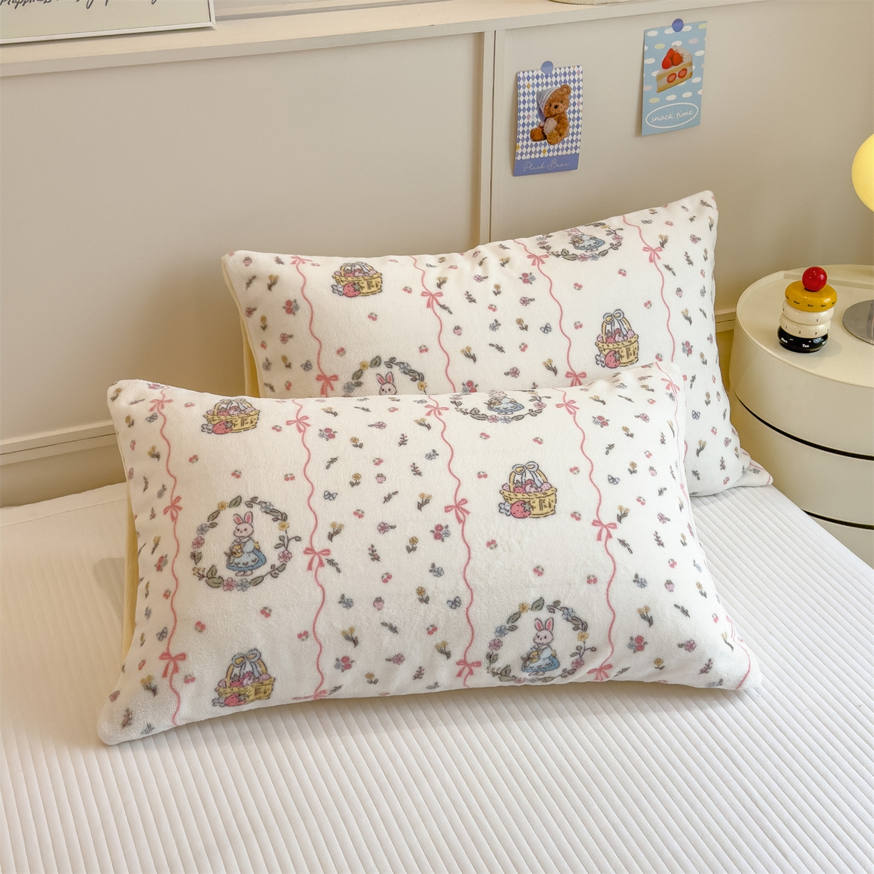 91家纺网 家纺一手货源 找家纺 丝幔家纺 2025新款A类卡通牛奶绒毛毯多功能毯 秘密花园