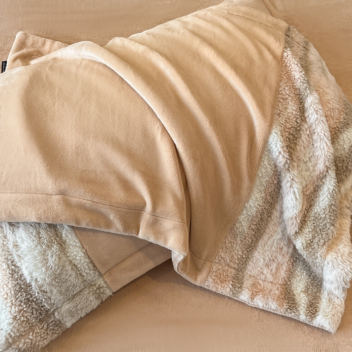 91家纺网 家纺一手货源 找家纺 （总）羽梦家纺 2025新款260克加厚全消光皮草款阳光绒轻奢四件套