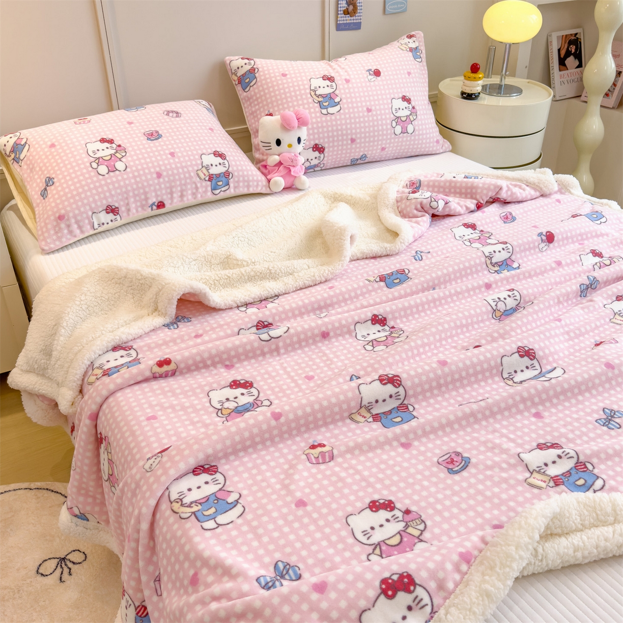 91家纺网 家纺一手货源 找家纺 丝幔家纺 2025新款A类卡通牛奶绒毛毯多功能毯 甜心粉猫