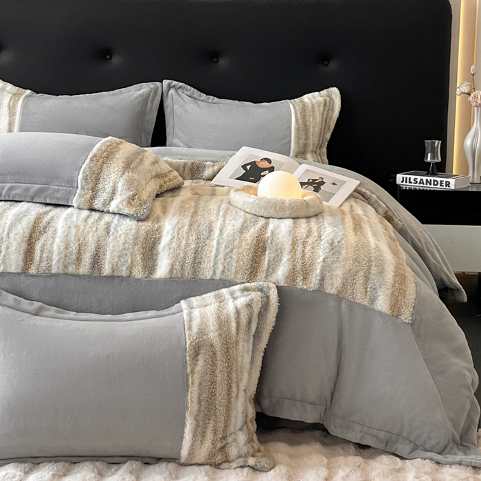 91家纺网 家纺一手货源 找家纺 羽梦家纺 2025新款260克加厚全消光皮草款阳光绒轻奢四件套 托斯卡纳-暗灰