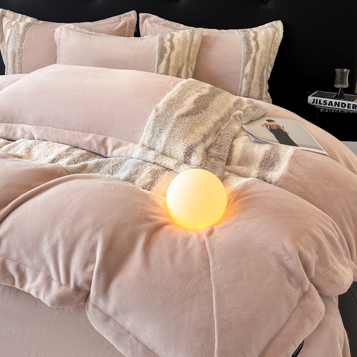 91家纺网 家纺一手货源 找家纺 羽梦家纺 2025新款260克加厚全消光皮草款阳光绒轻奢四件套 托斯卡纳-暗粉