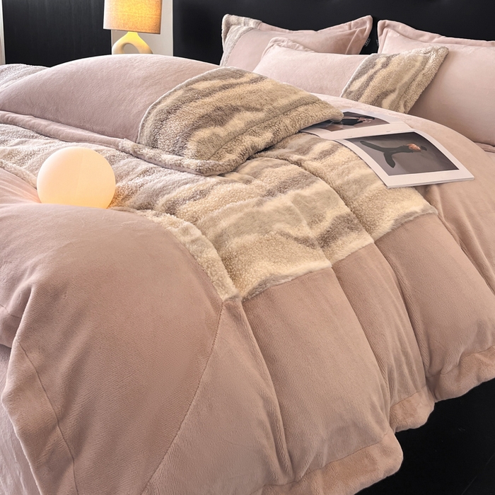 91家纺网 家纺一手货源 找家纺 羽梦家纺 2025新款260克加厚全消光皮草款阳光绒轻奢四件套 托斯卡纳-暗粉